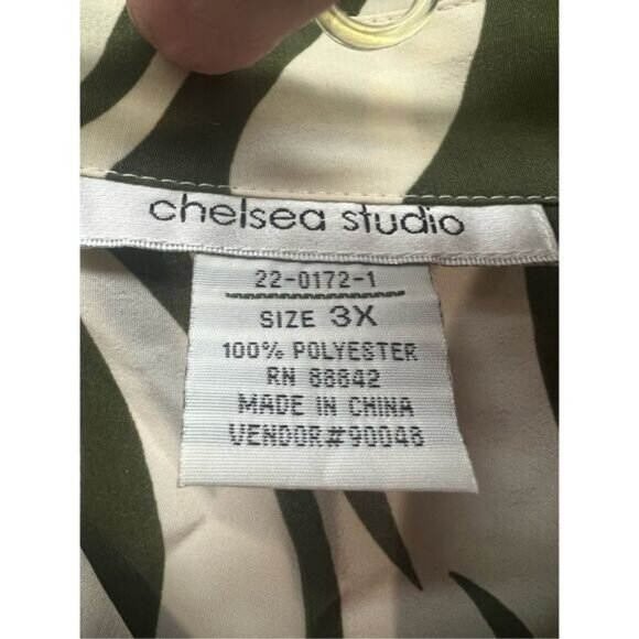 Chelsea Studio Womans Over sized Button down Printed Blouse Sz 3X NWOT - Picture 3 of 6